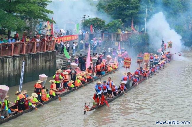 广州黄埔华坑村龙船饭吵杂开席