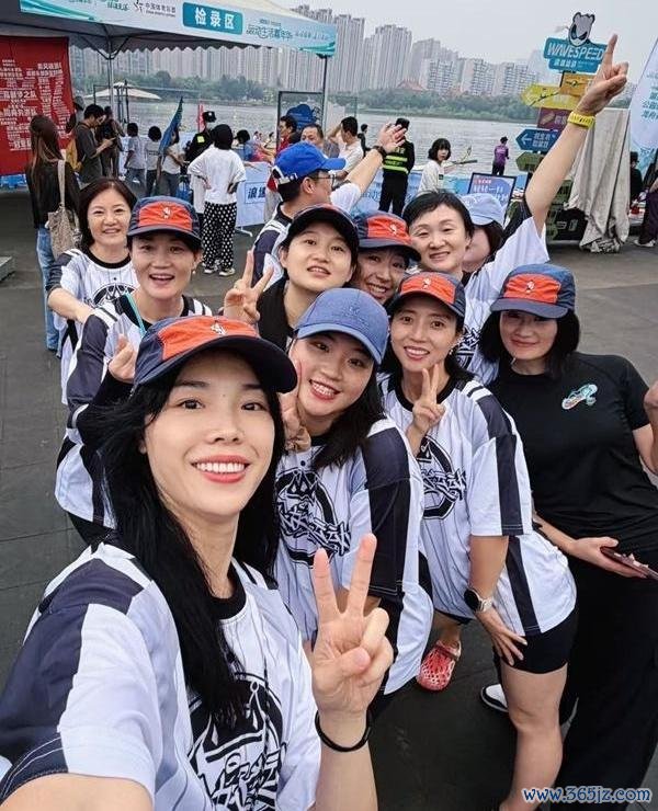 成都双流女子龙舟队:划出爱重,凝合力量
